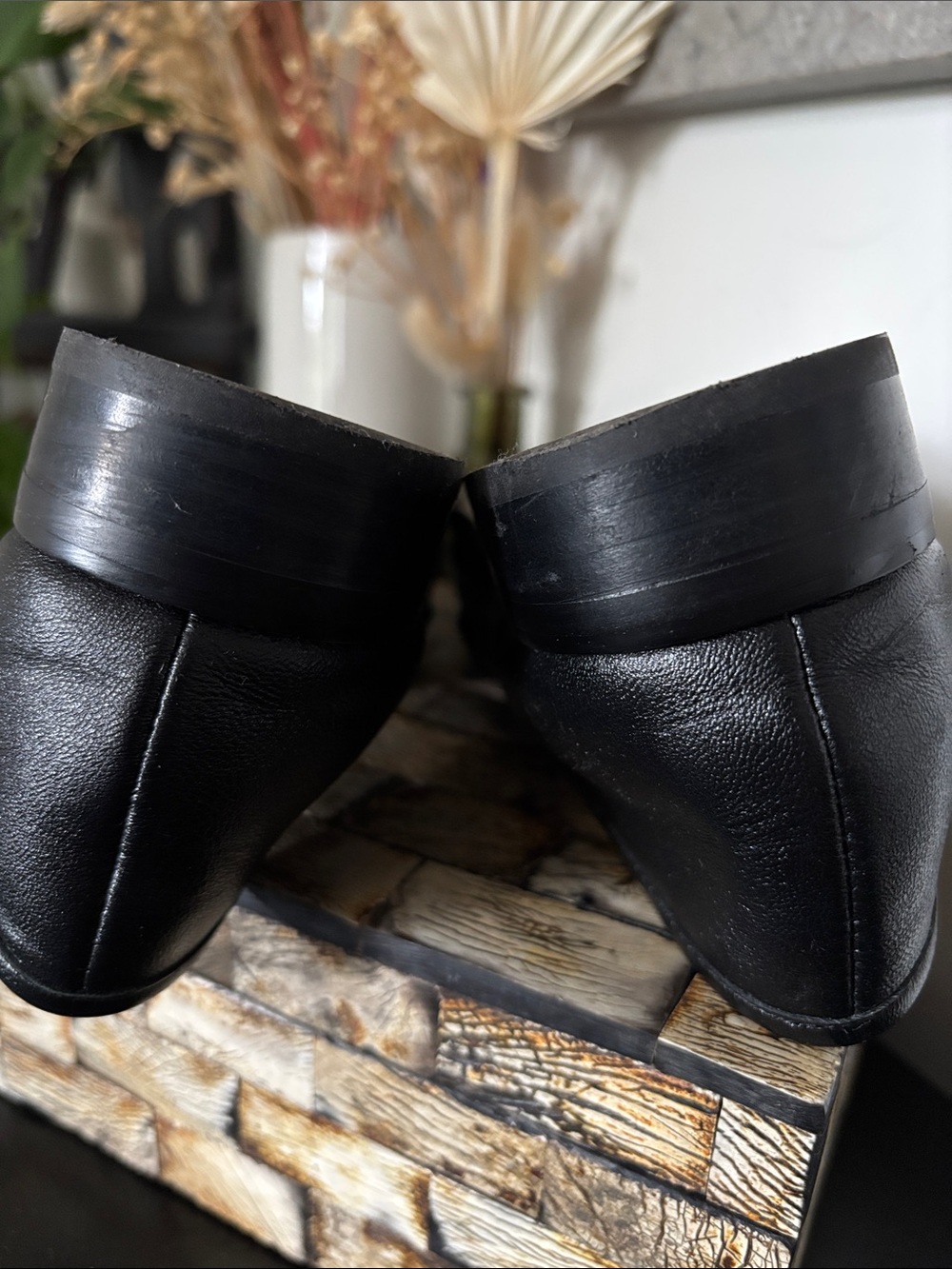 Bibi Lou (37) Black & White Classic Leather Loafers Soft EUC Office Casual - Picture 13 of 16